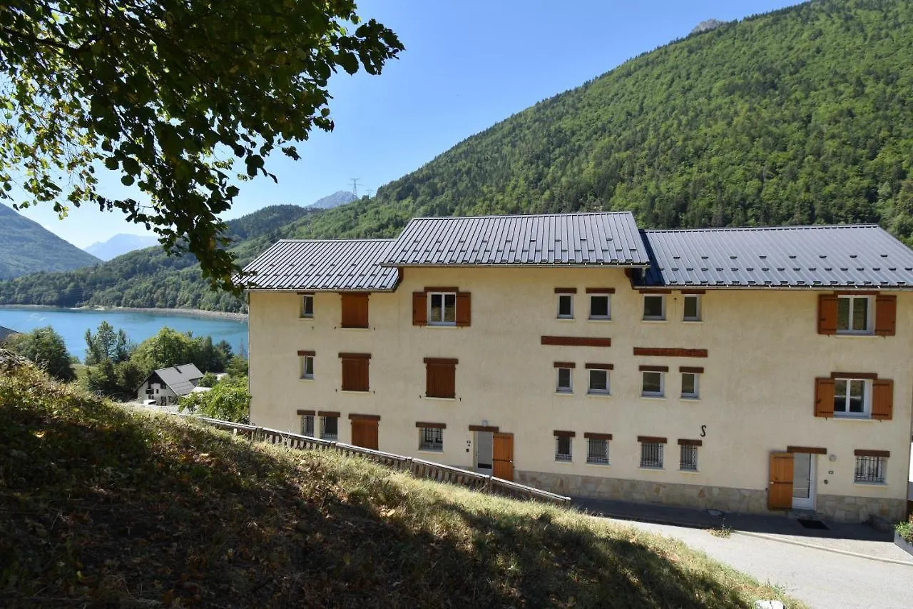Vaujanylocations - Roches Grandes 49 location