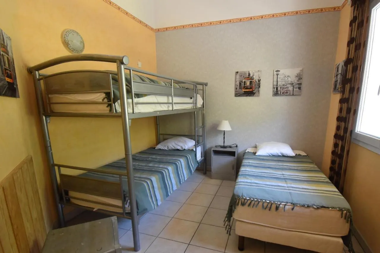 Vaujanylocations - Roches Grandes 49 Villa France